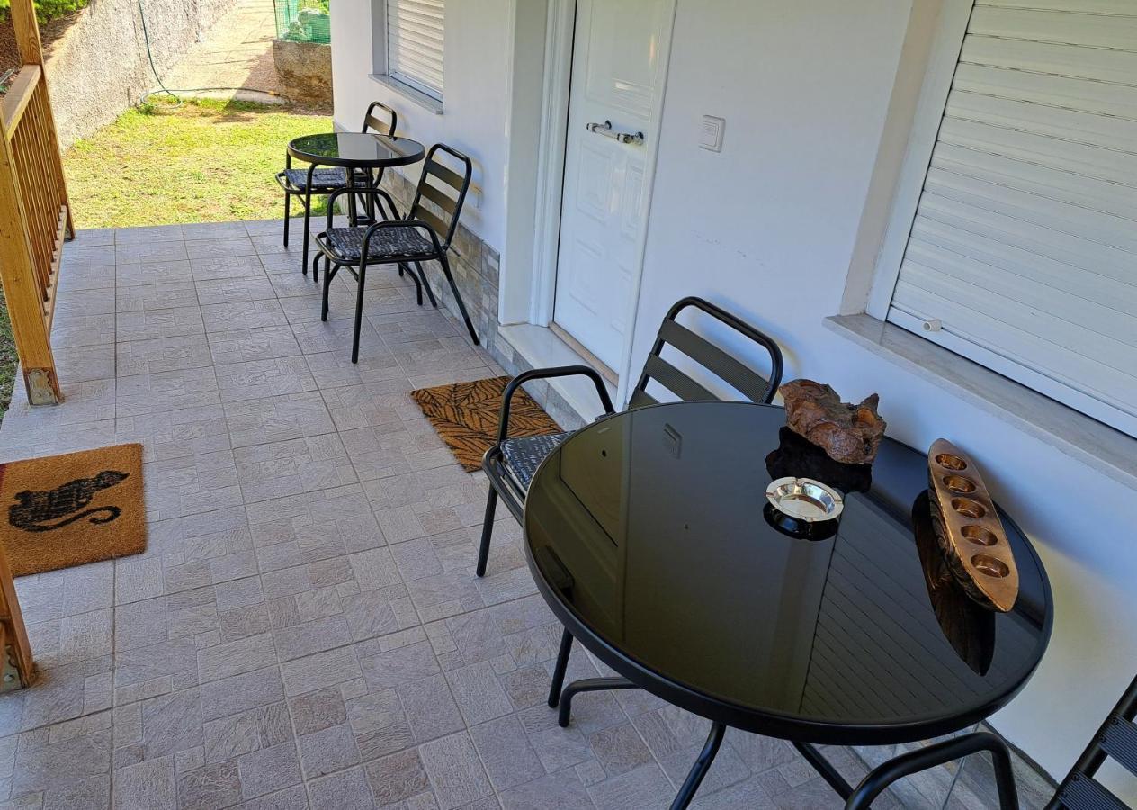 Вилла Garden House-Free Transfer From Airport Луца Экстерьер фото